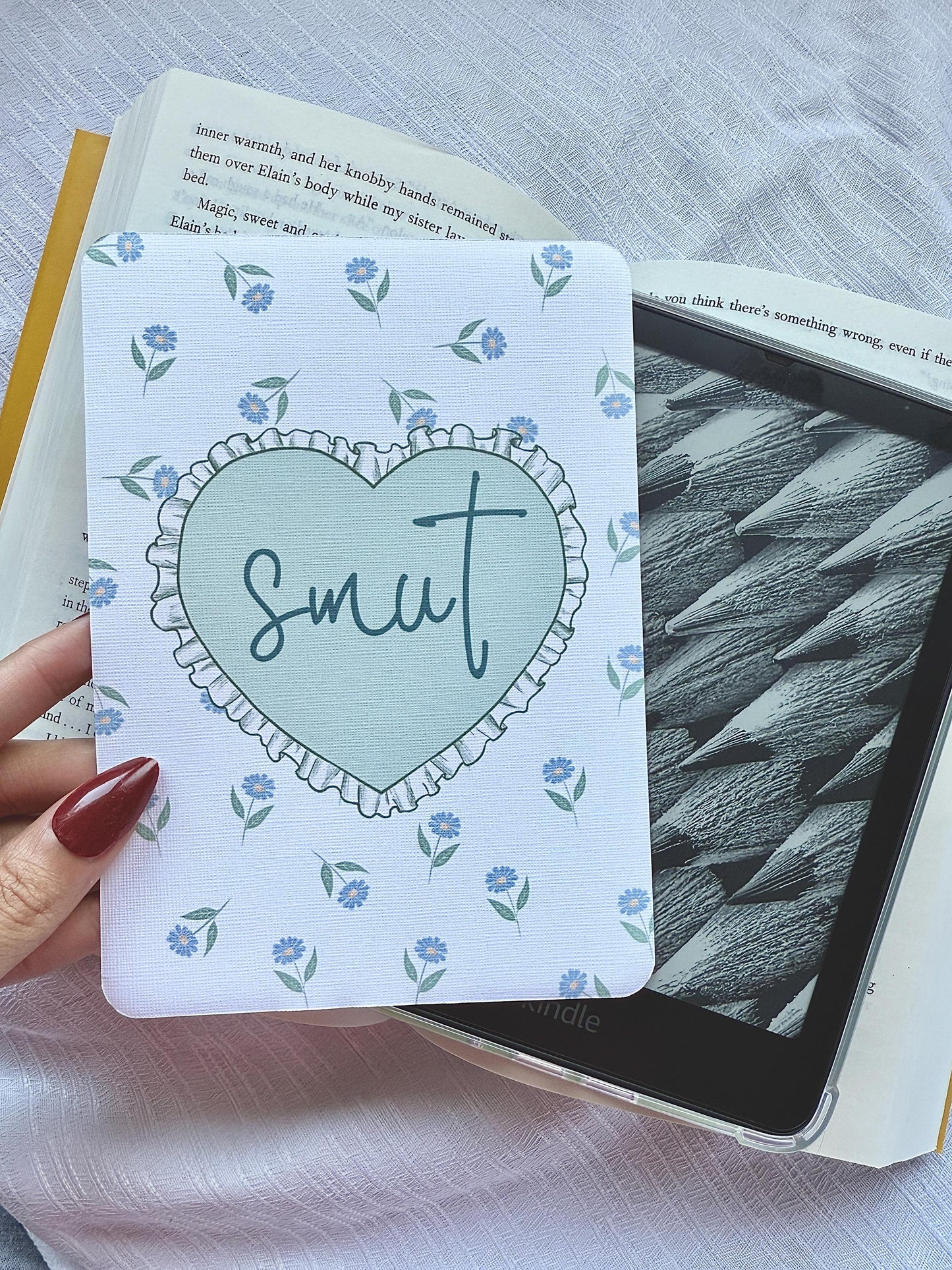 Smut Kindle Insert | Floral Heart Bookish Insert for Romance Readers & E-Book Lovers | Bookish Decor for Kindle | Bookish Gift for Readers